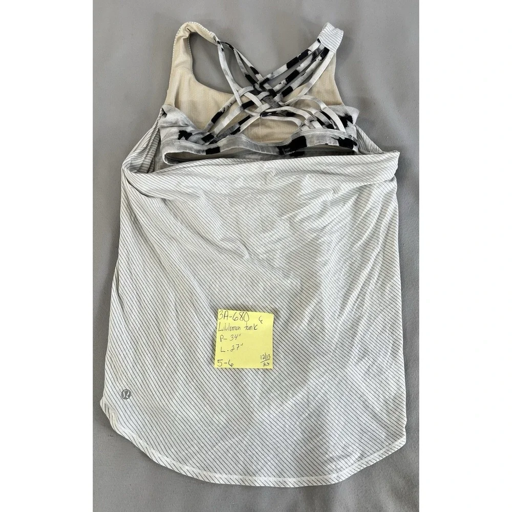 Lululemon Athletica Free To‎ Be Tank Top Built In Bra Size 6 White Striped